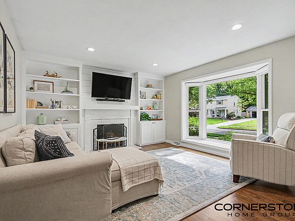 4th image of 2236 Sylvan Ave SE