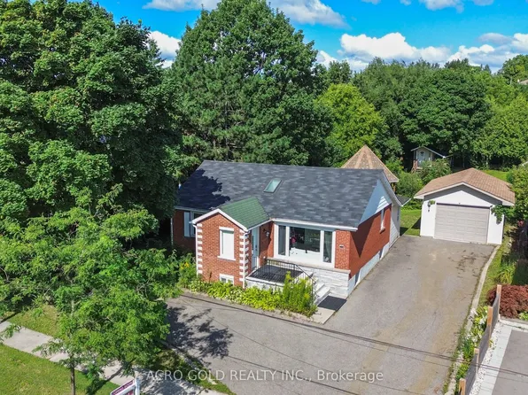 125 Leighland Ave, Oakville, ON L6H 1B3