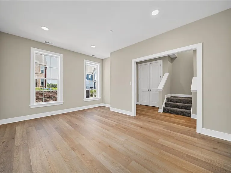 330 Highbridge Ln — Photo 16