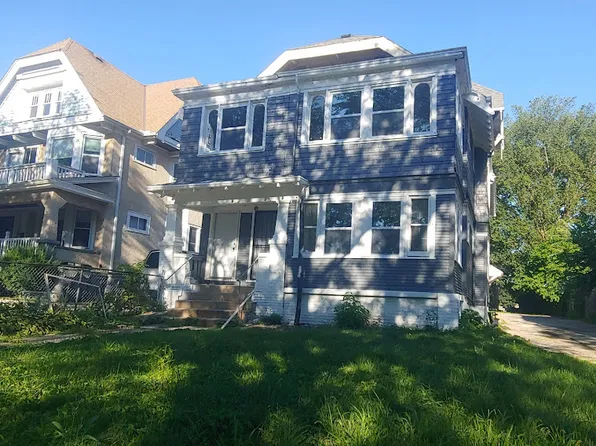 4266 W Highland Blvd, Milwaukee, WI 53208