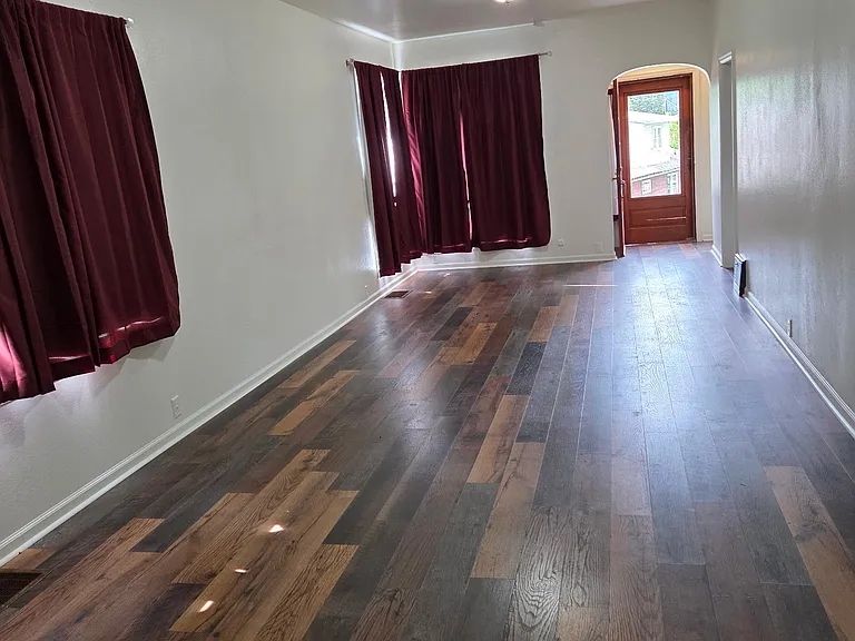 203 E Market Ave — Photo 10