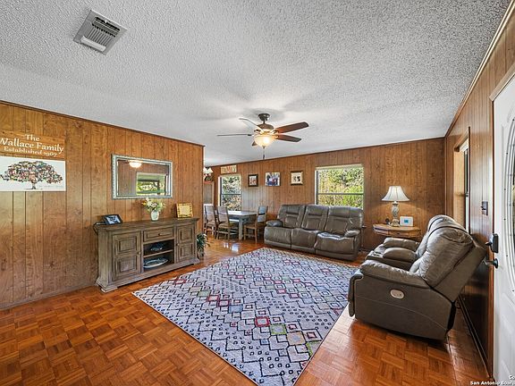 5th image of 118 ENCINO DR