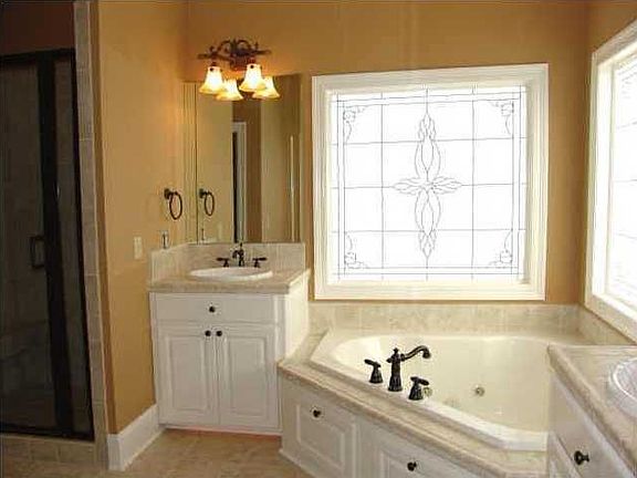 3rd image of 125 Woodlands Glen Cir