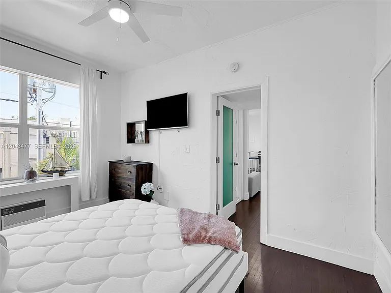 1618 Michigan Ave #25 — Photo 9