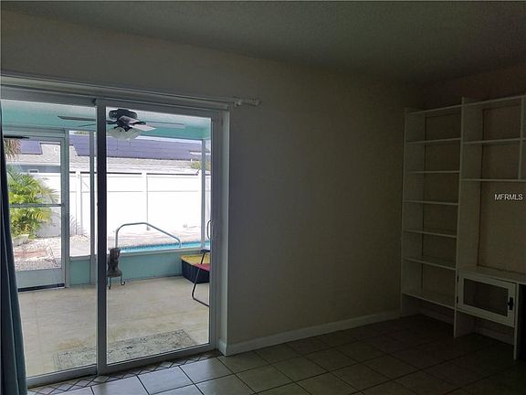 4th image of 2529 Bramblewood Dr W