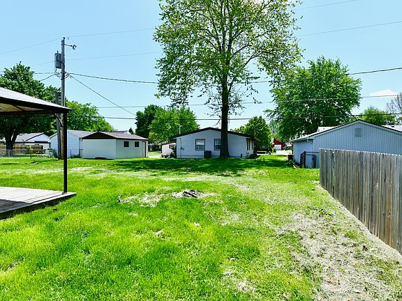 5th image of 129 E McKenzie Rd