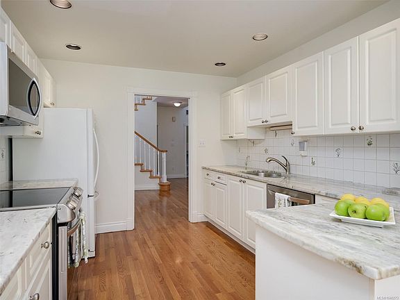 5th image of 530 Marsett Pl #85
