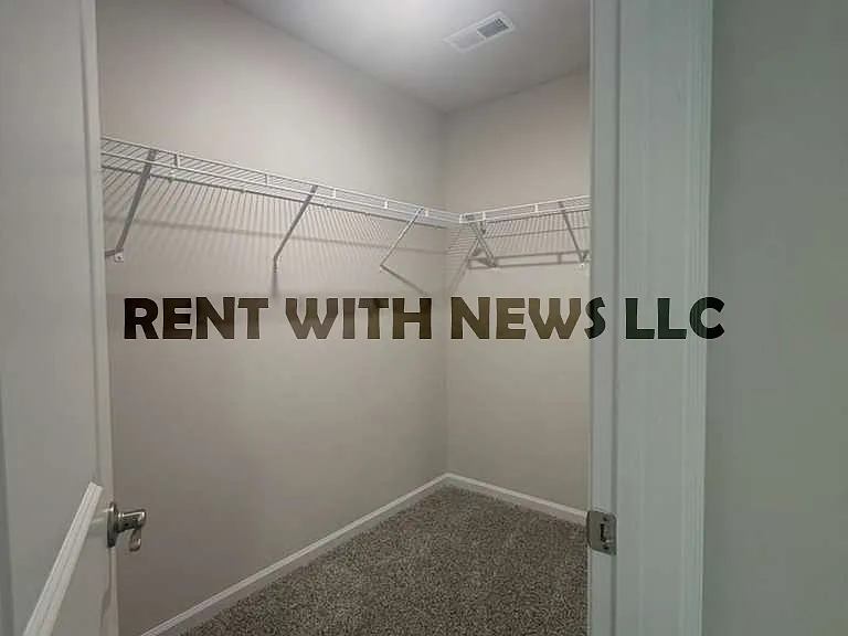 713 Riguard Way — Photo 31