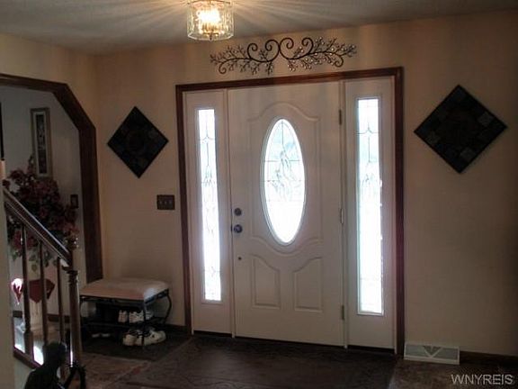 5th image of 8423 Clarence Lane Ct