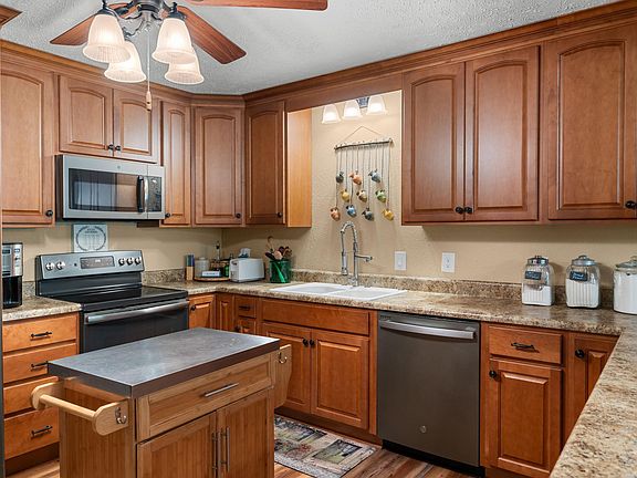 3rd image of 137 Sunrise Ct
