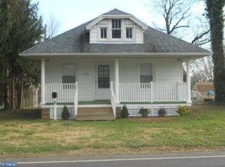 2802 New Falls Rd, Levittown, PA 19056