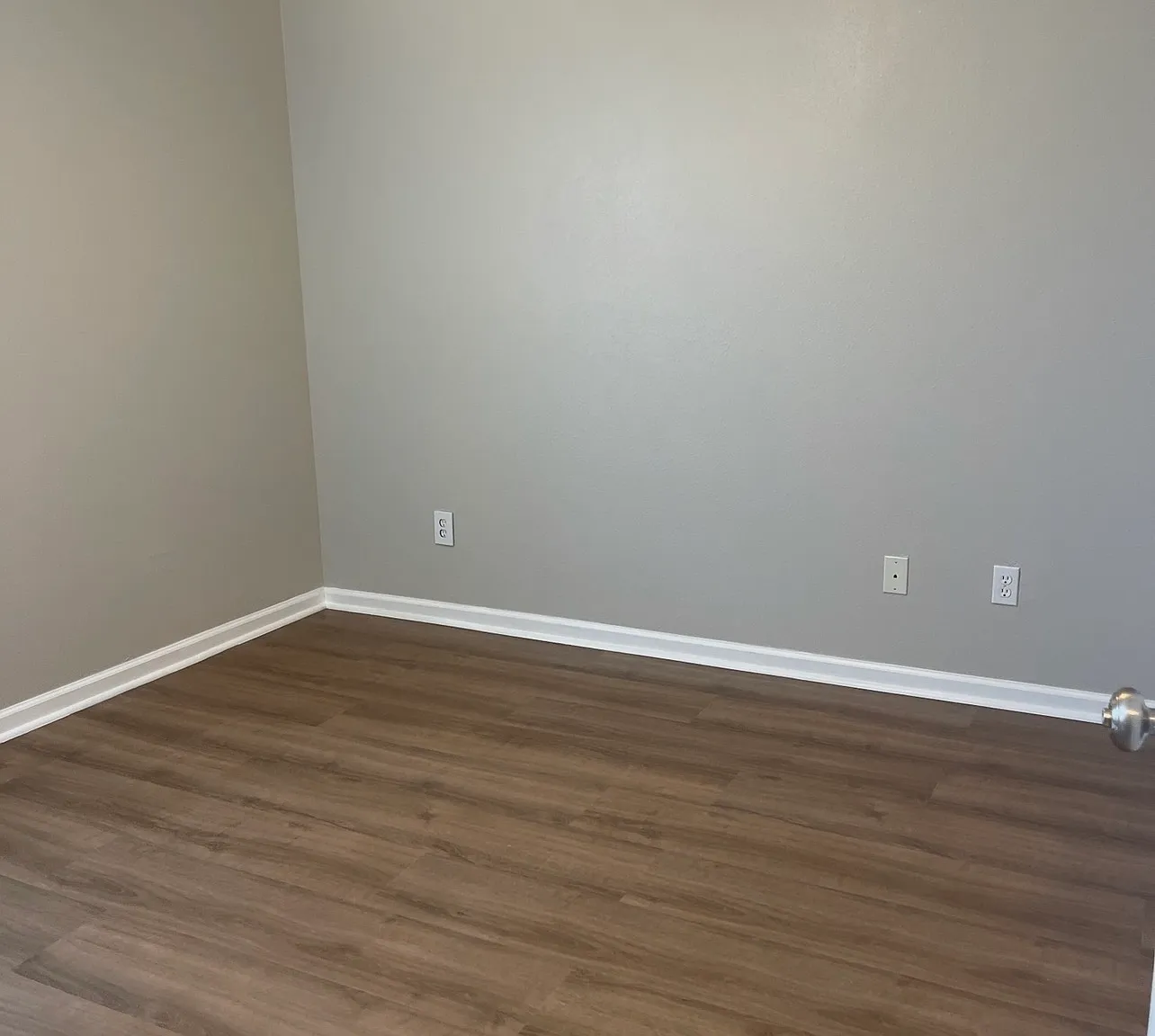 3 bed, 2.5 bath, 1664 sqft, $2,100 — Photo 2