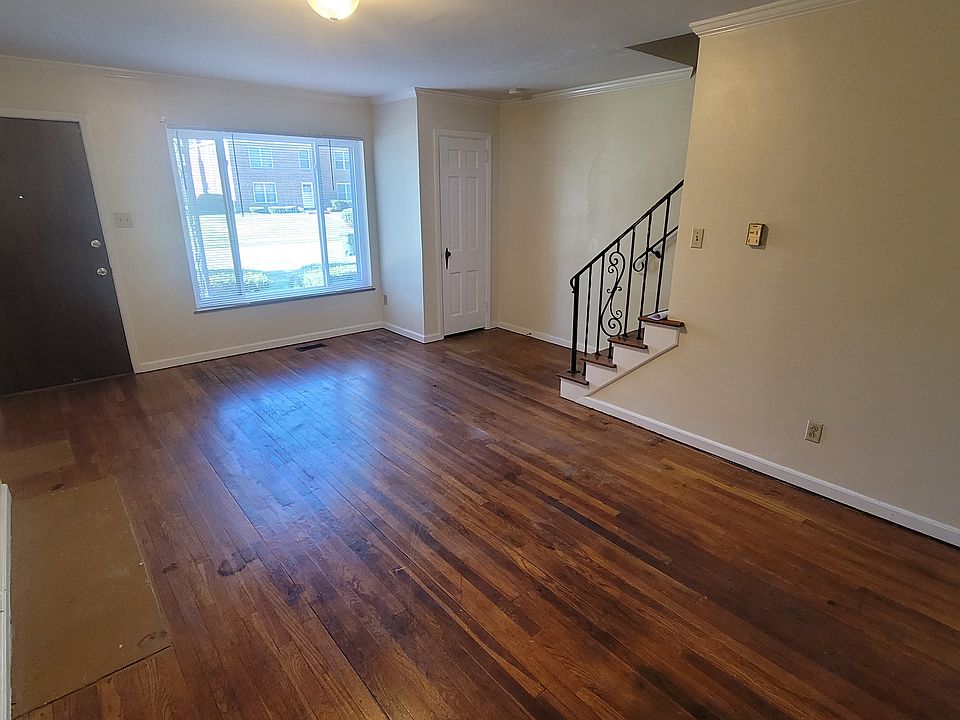 View of Living Room (looking towards front entry)