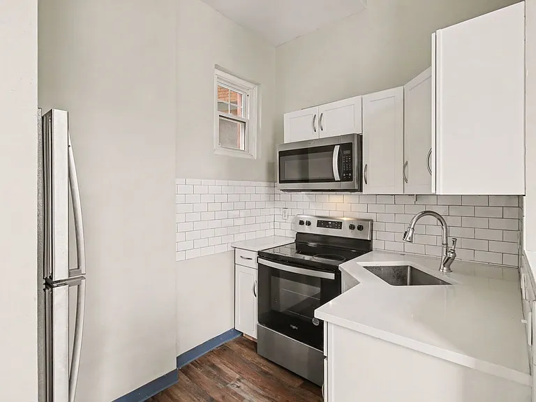 Colerain Apartments in Camp Washington — Photo 9