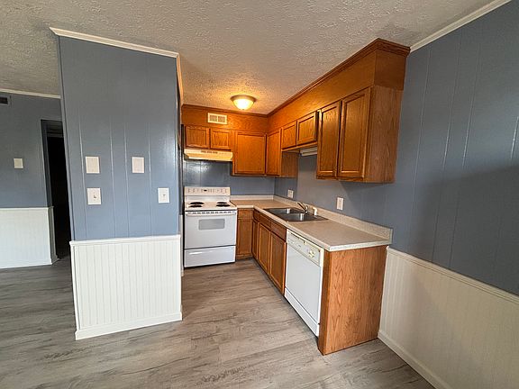 3rd image of 315 Oakland Ave #102