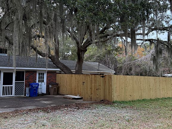 2nd image of 716 Sterling Dr