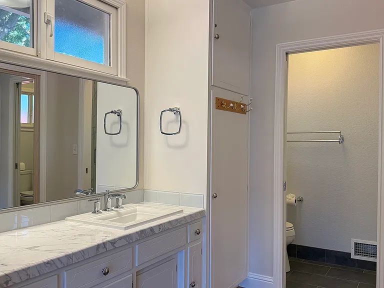 1388 Pine Ave — Photo 16