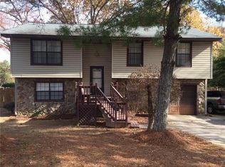 2472 Mistletoe Ln, Snellville, GA