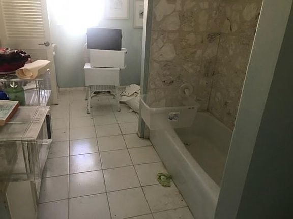4th image of 10822 Riverview Dr
