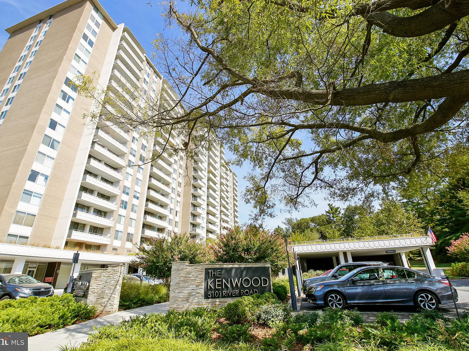2 bed, 2.0 bath, 1467 sqft, $3,600 — Photo 4