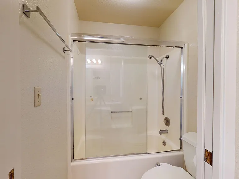 1027 W Dakota Ave #104 — Photo 15