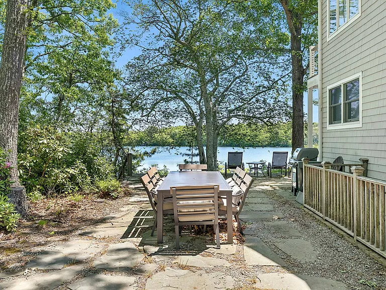 22 Wolf Swamp Ln — Photo 23