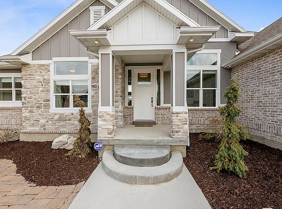 3rd image of 1597 W Hunters Creek Cir