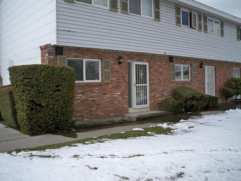 2nd image of 217 Smithridge Park