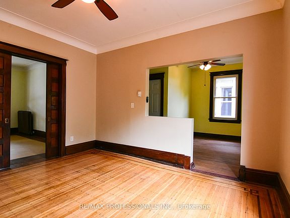5th image of 49 Spadina Ave