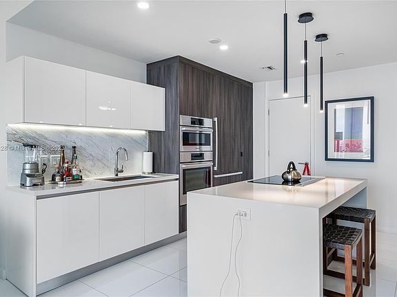 5th image of 851 NE 1st Ave #2400