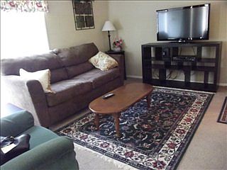 2nd image of 1026 Seacliff Dr N #2B