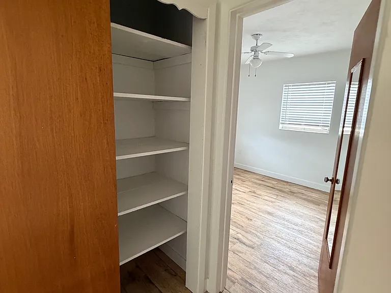 4518 Groveland St — Photo 13