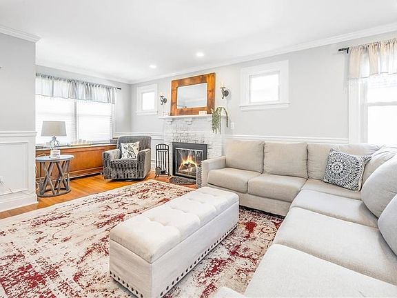 2nd image of 52 Maple Ave