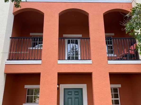215 SW 6th Pl #215, Pompano Beach, FL 33060