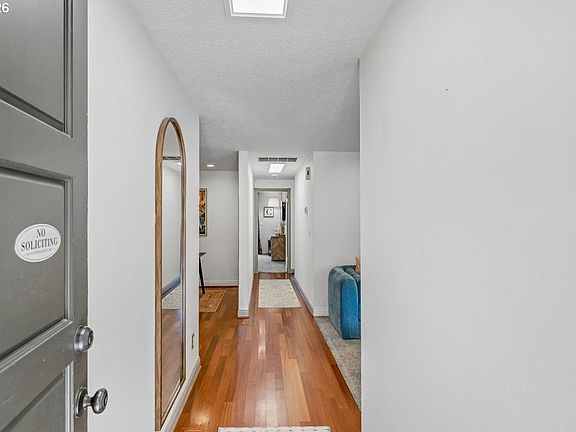 3rd image of 4617 SW Pomona St