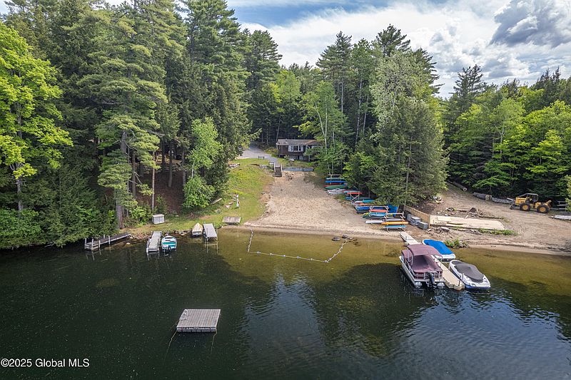 5th image of 36 Pine Lake Side Road