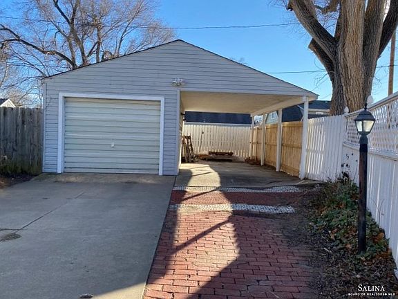 2nd image of 509 W Republic Ave