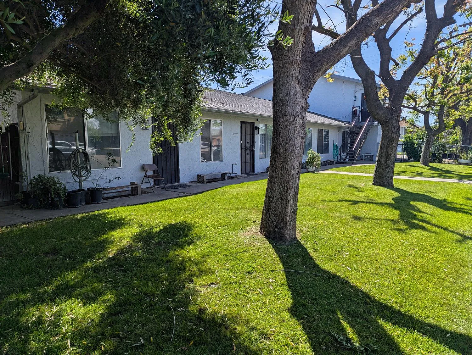 1210 Sanger Ave photo 1