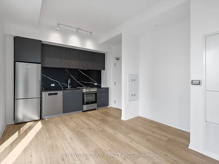 101 Roehampton Ave #3809 — Photo 15