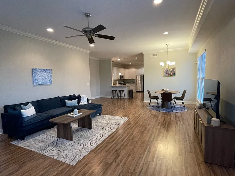 1528 Orpheum Ave #A — Photo 2