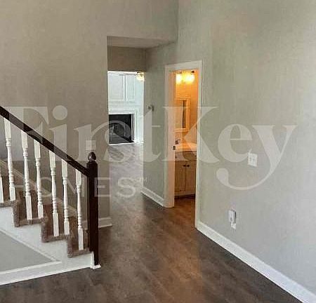 5th image of 3907 Melshire Ln