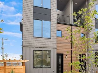 807 N 39th St, Seattle, WA 98103