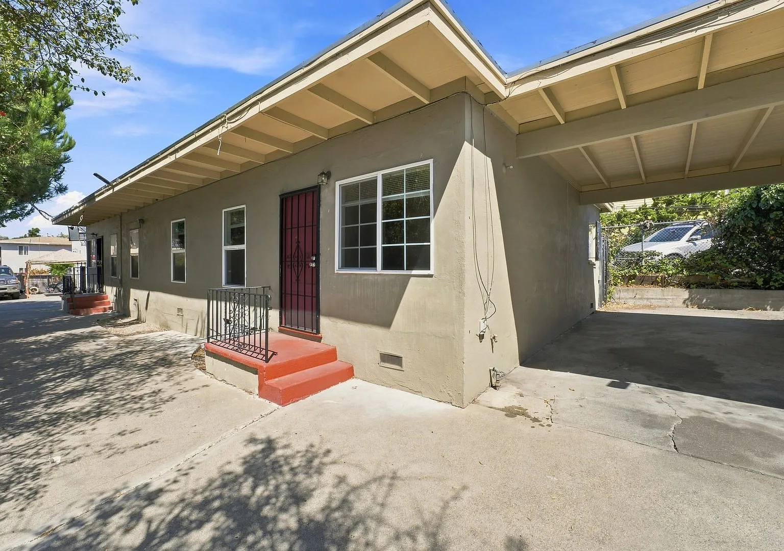 Freshly Updated 3-Bedroom, 2-Bathroom Oakland Home | Off-Street Parking & Paid Utilities — Photo 1