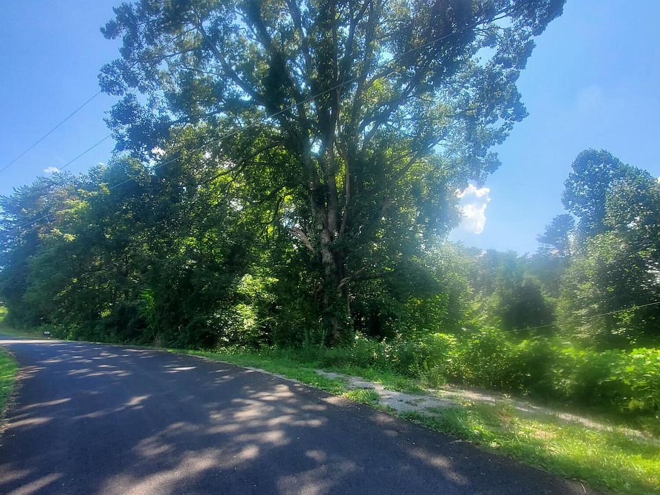 1st image of Andrews Ln
