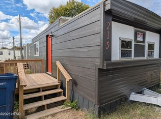 215 9th St NW, Watertown, SD 57201