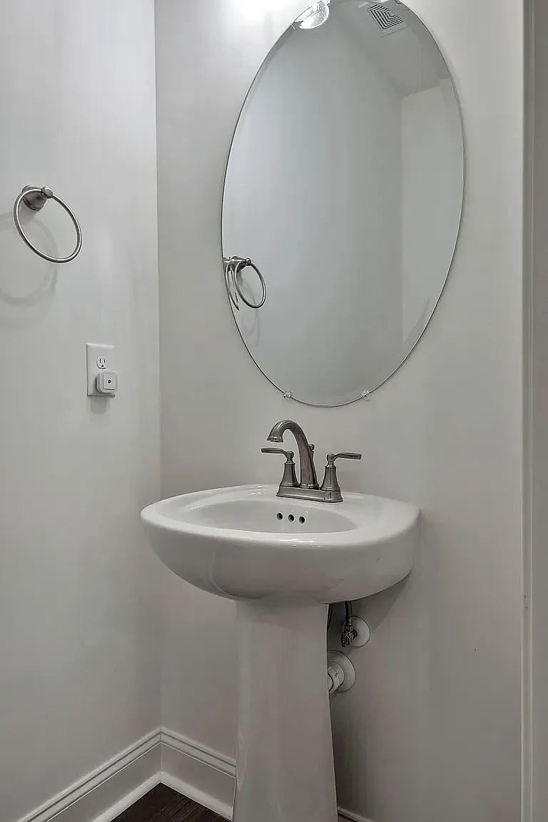458 Portsdale Dr — Photo 4