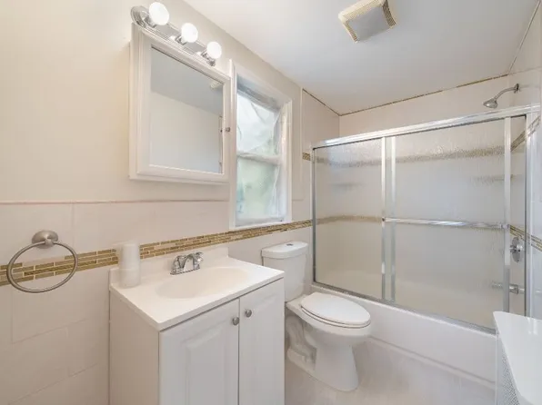 226-10 147th Avenue image 31 of 35