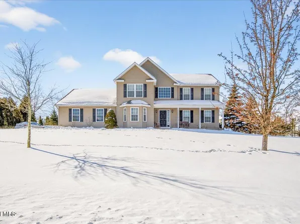 28 Stableford Place, Mechanicville, NY 12118