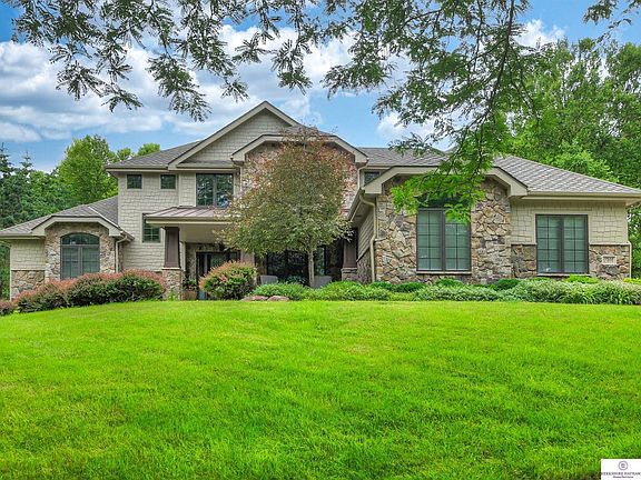 3rd image of 17555 Bay Wood Dr