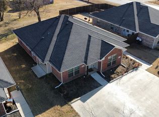 213 E Cooper St, Palmer, TX 75152